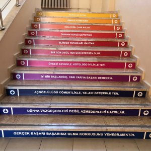 Okul Merdiven Arası Kaplama