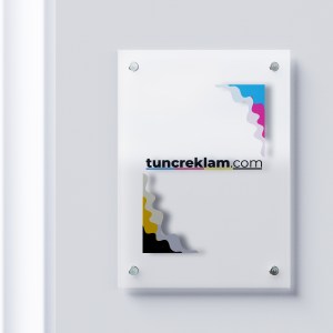 Pleksi Kapı İsimliği